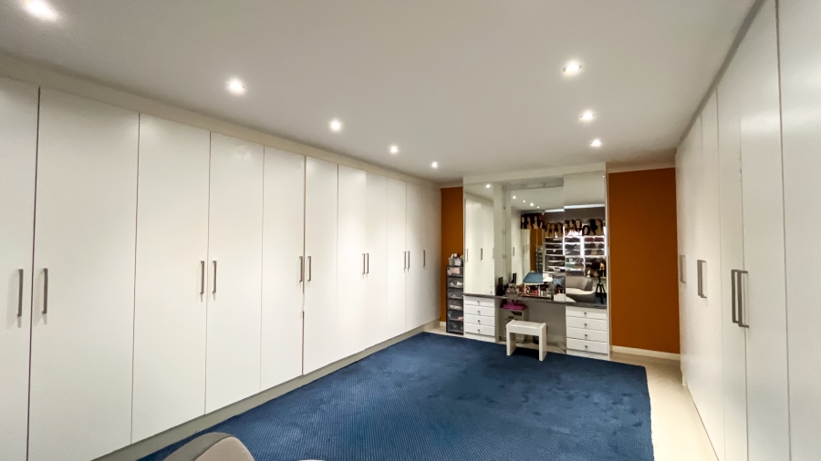 To Let 10 Bedroom Property for Rent in Constantia Western Cape